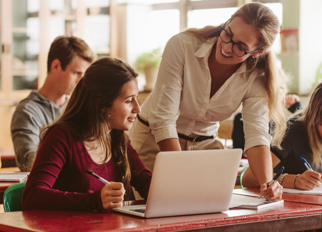 QUAND LE DIGITAL ENRICHIT LA FORMATION ET L'ÉDUCATION